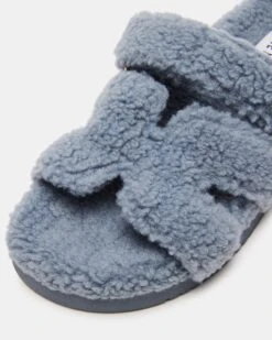 MAYVEN FAUX SHEARLING BLUE - SM REBOOTED -Steve Madden Shop 30989085999237