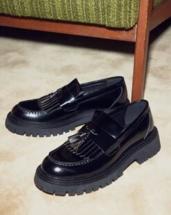 ZEV BLACK BOX -Steve Madden Shop SM 2024 AUGUST PREPPY 15 ZEV 0626