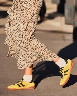 VERDICT BLACK/YELLOW -Steve Madden Shop SM 2024 DECEMBER DTC 24 VERDICT 0782