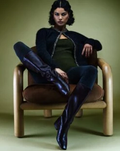 GWYNETH BLACK LEATHER 13 GWYNETH BLACK LEATHER -Steve Madden Shop SM 2024 NOVEMBER TRENDS 11 GWYNETH 0394 CROPPED