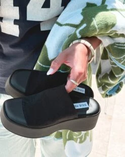 SLINKY30 BLACK 15 SLINKY30 BLACK -Steve Madden Shop SM 2025 MAY TSITP UGC SLINKY 1