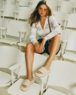 BEACHY NATURAL -Steve Madden Shop SM AUGUST DTC 2025 02 BEACHY 019