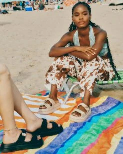 BIGSCHMONA JELLY NATURAL -Steve Madden Shop SM JULY DTC 2025 12 BIG SCHMONA J 024 73e90ab9 1528 4b9a 8a11 65dc2fb97d7f