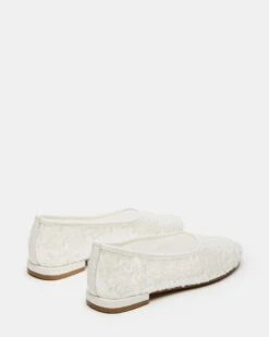 GARCELLE WHITE 9 GARCELLE WHITE -Steve Madden Shop STEVEMADDEN SHOES GARCELLE WHITE 02