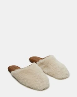 PEARSON FAUX FUR CREAM 6 PEARSON FAUX FUR CREAM -Steve Madden Shop STEVEMADDEN SHOES PEARSON F CREAM 01